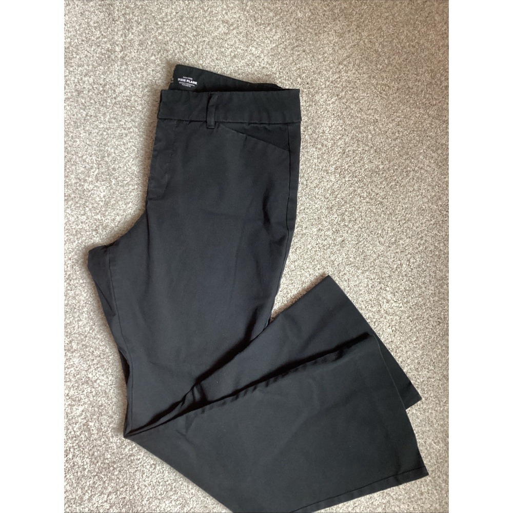 Old Navy Woman High Rise Pixie Flare SZ 12 Petite Black Trousers